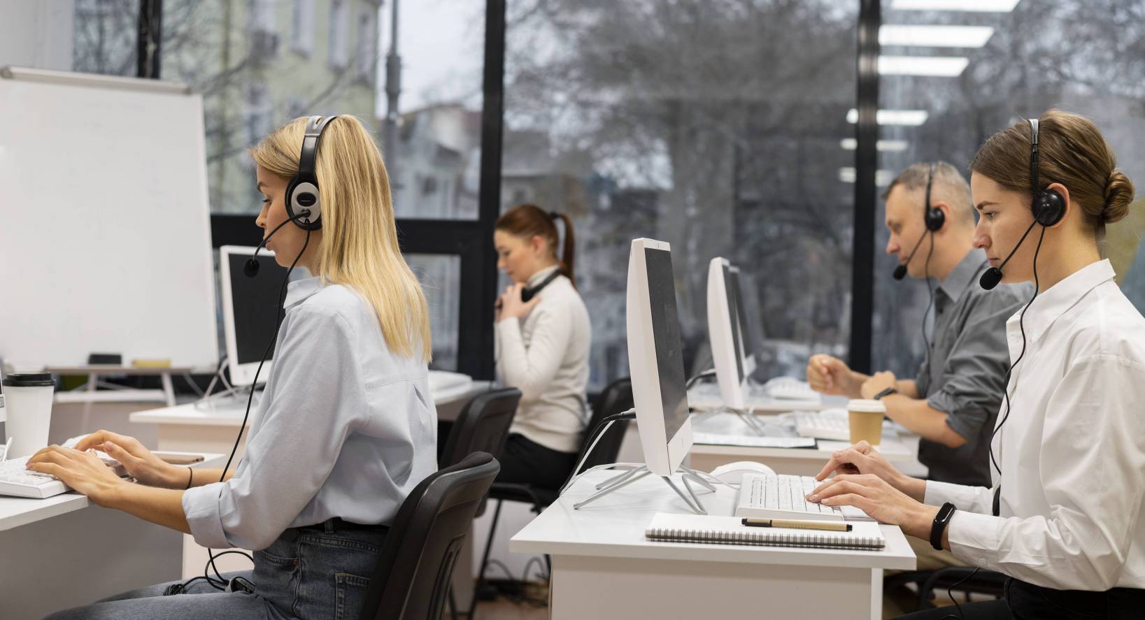 Phone etiquette for call center operators: how to talk to customers ...